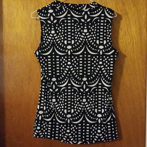 Black & White Patterned Top - Picture 2 of 2